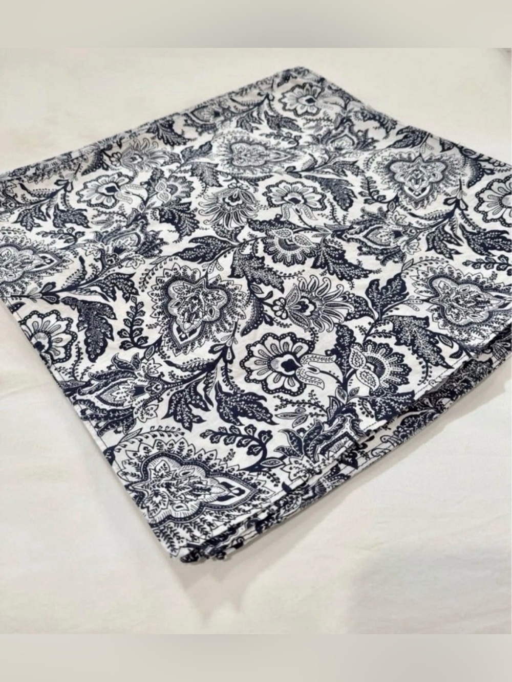 (10) Vera Bradley 20x20 Navy Floral Napkins